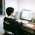 パソコンに独り向かう自分